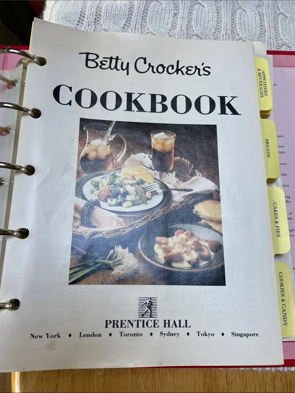 VTG 1991 Betty Crocker 40th Anniversary Cookbook binder 432 pages